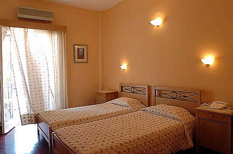 Mentor Hotel Вати Номер фото